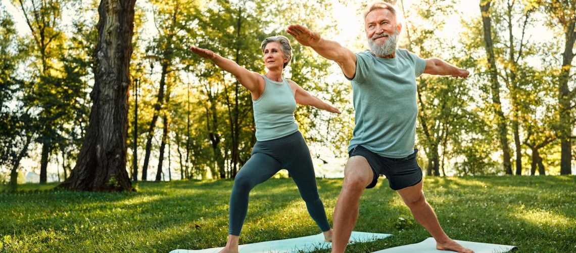 Découvrez tous les bienfaits du yoga pour seniors !